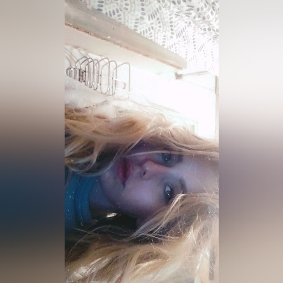 Meet your Posher, Brittany - Picture 1 of 3